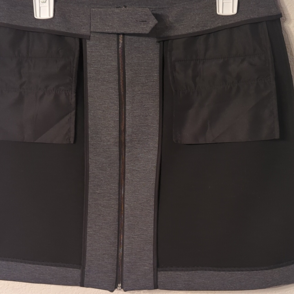 Mini skirts - Picture 7 of 8